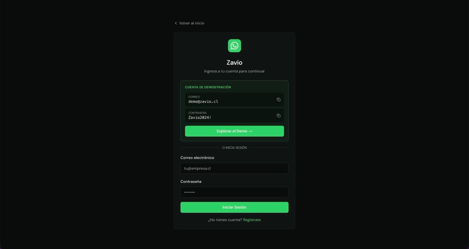 Pantalla de inicio de sesión con tarjeta de cuenta de demostración visible y formulario de login propio
